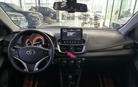 Toyota Yaris XP150 рестайлинг, 2022 год, 1 400 000 рублей, 8 фотография