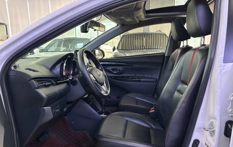 Toyota Yaris XP150 рестайлинг, 2022 год, 1 400 000 рублей, 7 фотография