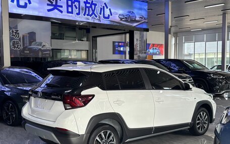 Toyota Yaris XP150 рестайлинг, 2022 год, 1 400 000 рублей, 6 фотография