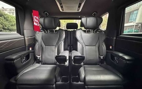 Toyota Vellfire, 2024 год, 14 000 000 рублей, 20 фотография