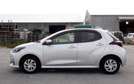 Toyota Yaris, 2021 год, 775 001 рублей, 8 фотография
