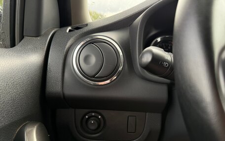 Renault Logan II, 2014 год, 593 000 рублей, 14 фотография