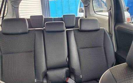 Toyota Wish II, 2017 год, 1 226 000 рублей, 6 фотография
