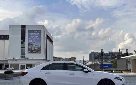 Mercedes-Benz A-Класс, 2020 год, 1 556 690 рублей, 3 фотография