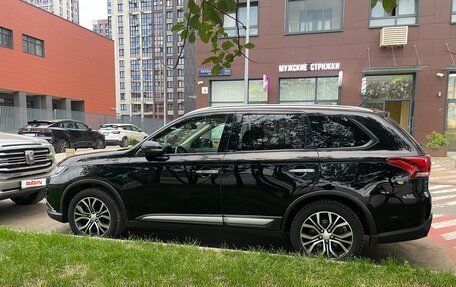 Mitsubishi Outlander III рестайлинг 3, 2015 год, 2 150 000 рублей, 11 фотография