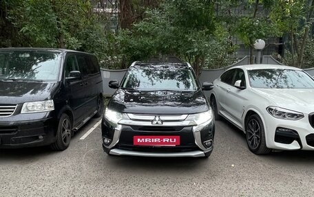 Mitsubishi Outlander III рестайлинг 3, 2015 год, 2 150 000 рублей, 4 фотография