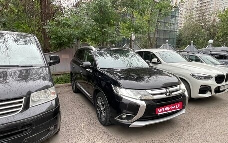 Mitsubishi Outlander III рестайлинг 3, 2015 год, 2 150 000 рублей, 3 фотография