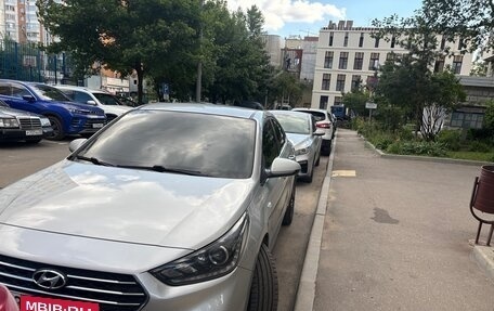 Hyundai Solaris II рестайлинг, 2018 год, 1 650 000 рублей, 1 фотография