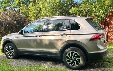 Volkswagen Tiguan II, 2019 год, 1 950 000 рублей, 4 фотография