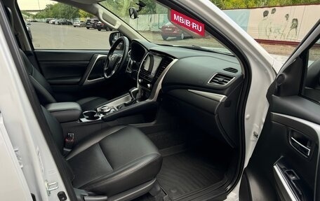 Mitsubishi Montero Sport, 2021 год, 3 700 000 рублей, 5 фотография
