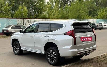 Mitsubishi Montero Sport, 2021 год, 3 700 000 рублей, 4 фотография