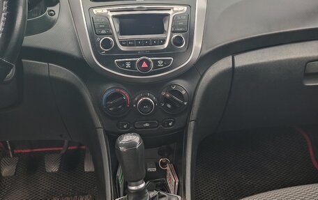 Hyundai Solaris II рестайлинг, 2016 год, 899 000 рублей, 10 фотография