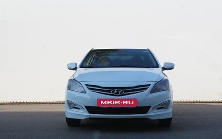 Hyundai Solaris II рестайлинг, 2015 год, 1 050 000 рублей, 2 фотография