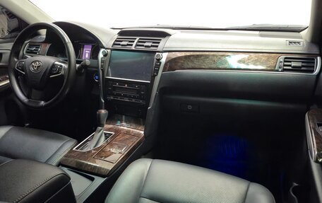 Toyota Camry, 2018 год, 2 750 000 рублей, 12 фотография