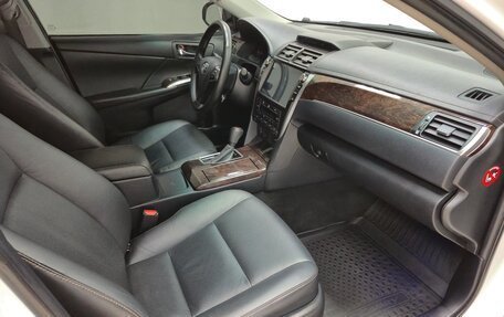 Toyota Camry, 2018 год, 2 750 000 рублей, 13 фотография