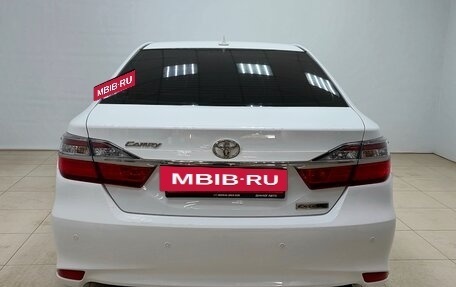 Toyota Camry, 2018 год, 2 750 000 рублей, 5 фотография