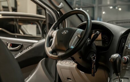Hyundai Grand Starex Grand Starex I рестайлинг 2, 2013 год, 1 695 000 рублей, 11 фотография