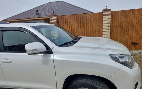 Toyota Land Cruiser Prado 150 рестайлинг 2, 2012 год, 3 230 000 рублей, 9 фотография