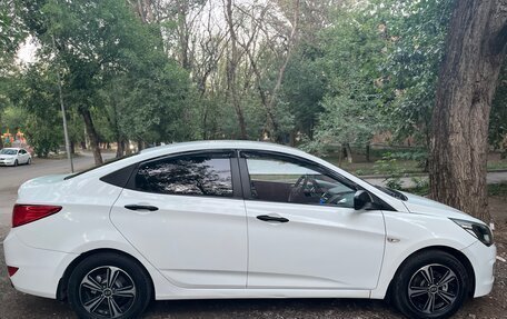 Hyundai Solaris II рестайлинг, 2015 год, 930 000 рублей, 5 фотография