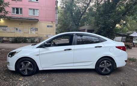 Hyundai Solaris II рестайлинг, 2015 год, 930 000 рублей, 3 фотография
