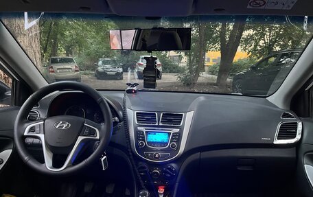 Hyundai Solaris II рестайлинг, 2015 год, 930 000 рублей, 12 фотография