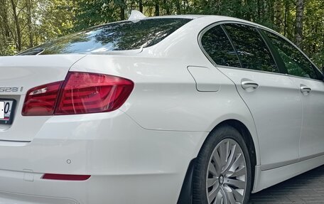 BMW 5 серия, 2010 год, 1 950 000 рублей, 3 фотография