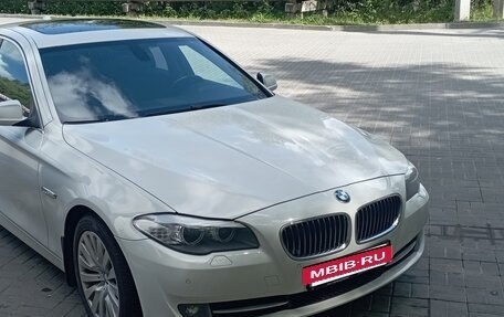 BMW 5 серия, 2010 год, 1 950 000 рублей, 2 фотография