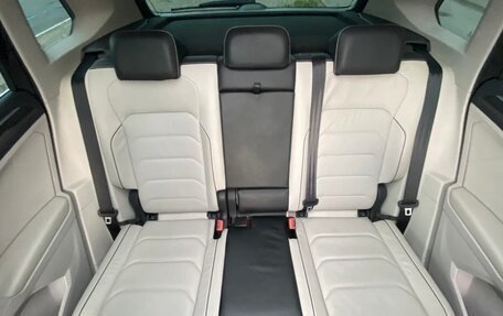 Volkswagen Tiguan II, 2018 год, 3 250 000 рублей, 9 фотография