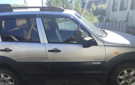 Chevrolet Niva I рестайлинг, 2010 год, 370 000 рублей, 3 фотография