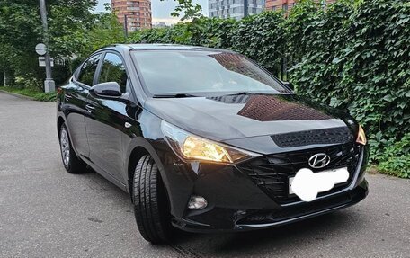 Hyundai Solaris II рестайлинг, 2022 год, 1 900 000 рублей, 2 фотография