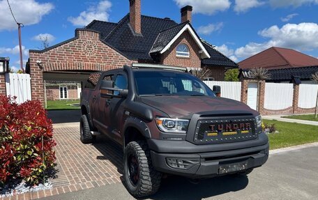 Toyota Tundra II, 2012 год, 3 700 000 рублей, 2 фотография