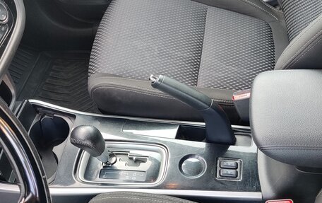 Mitsubishi Outlander III рестайлинг 3, 2018 год, 1 490 000 рублей, 5 фотография