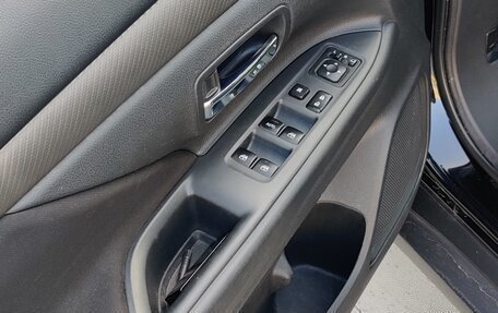 Mitsubishi Outlander III рестайлинг 3, 2018 год, 1 490 000 рублей, 11 фотография