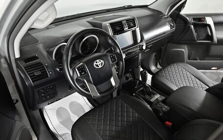 Toyota Land Cruiser Prado 150 рестайлинг 2, 2011 год, 2 249 000 рублей, 6 фотография
