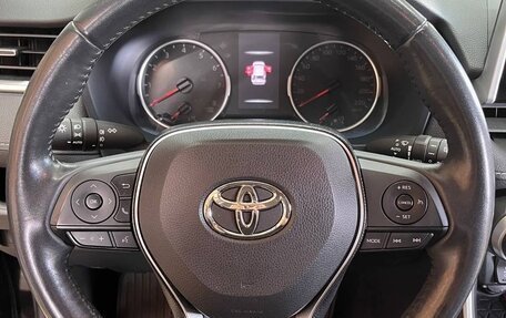 Toyota RAV4, 2021 год, 3 040 000 рублей, 7 фотография