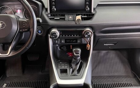 Toyota RAV4, 2021 год, 3 040 000 рублей, 6 фотография