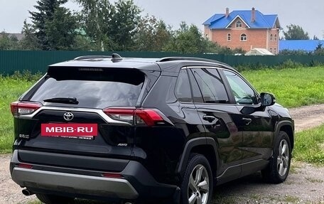 Toyota RAV4, 2021 год, 3 040 000 рублей, 3 фотография