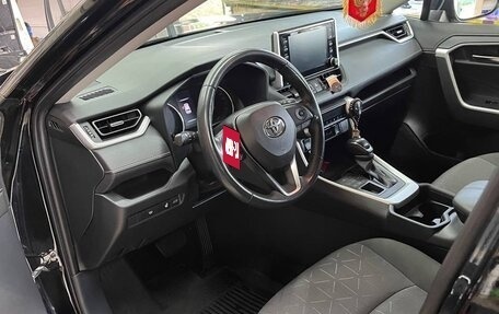 Toyota RAV4, 2021 год, 3 040 000 рублей, 8 фотография