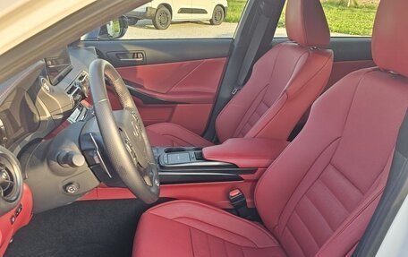 Lexus IS III, 2022 год, 3 570 000 рублей, 10 фотография