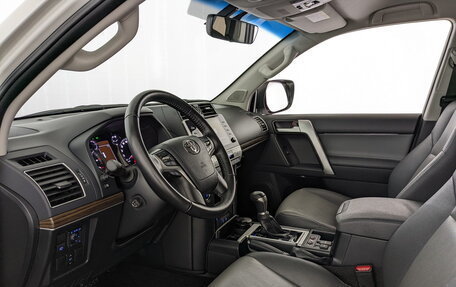 Toyota Land Cruiser Prado 150 рестайлинг 2, 2021 год, 6 400 000 рублей, 16 фотография