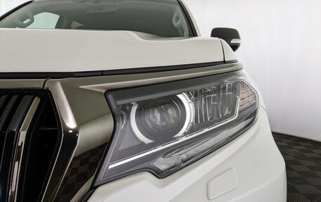 Toyota Land Cruiser Prado 150 рестайлинг 2, 2021 год, 6 400 000 рублей, 17 фотография