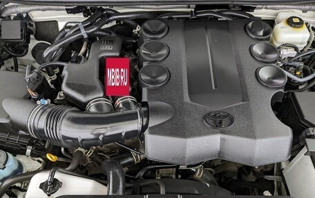 Toyota Land Cruiser Prado 150 рестайлинг 2, 2021 год, 6 400 000 рублей, 9 фотография