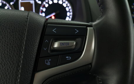 Toyota Land Cruiser Prado 150 рестайлинг 2, 2021 год, 6 400 000 рублей, 29 фотография