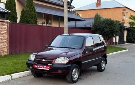 Chevrolet Niva I рестайлинг, 2003 год, 215 000 рублей, 2 фотография