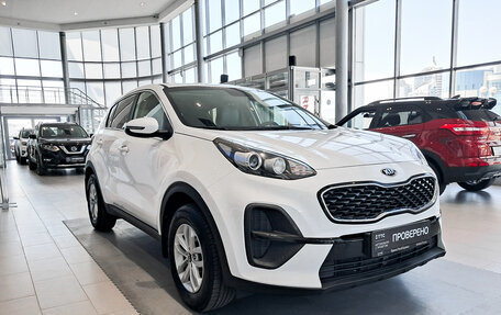 KIA Sportage IV рестайлинг, 2020 год, 2 149 000 рублей, 3 фотография