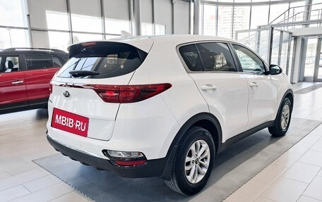 KIA Sportage IV рестайлинг, 2020 год, 2 149 000 рублей, 6 фотография