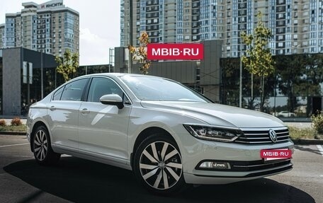 Volkswagen Passat B8 рестайлинг, 2019 год, 2 990 000 рублей, 3 фотография