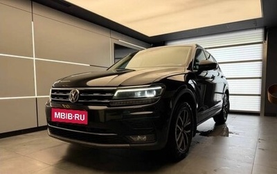 Volkswagen Tiguan II, 2018 год, 2 400 000 рублей, 1 фотография