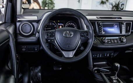 Toyota RAV4, 2018 год, 2 498 000 рублей, 14 фотография