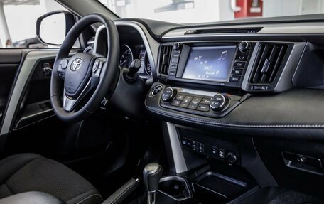 Toyota RAV4, 2018 год, 2 498 000 рублей, 15 фотография